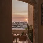 Hotel Aisha *