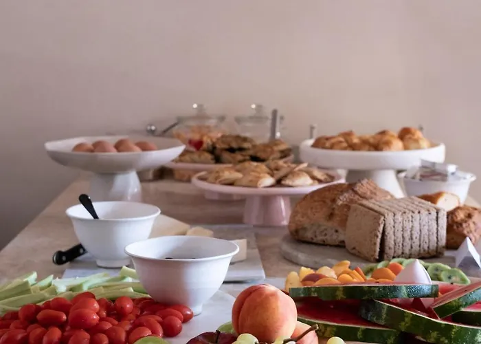 Aisha Готель *