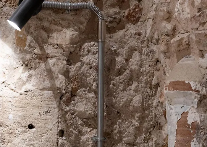 Aisha Готель *