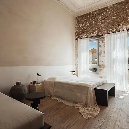 Aisha Hotel *